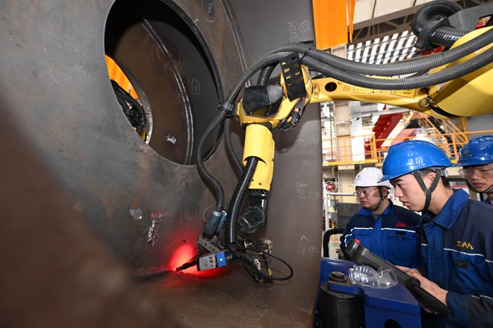 智能引领深蓝 我国首个海洋油气装备制造“智能工厂”全面投产